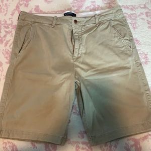 Abercrombie & Fitch men’s khaki short